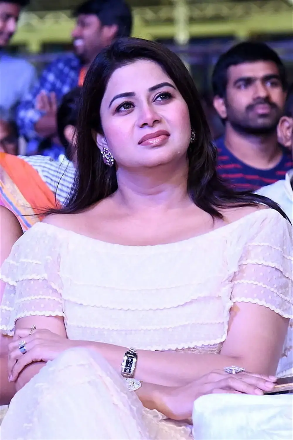SANGEETHA IN WHITE DRESS AT MOVIE PRE RELEASE FUNCTION 5